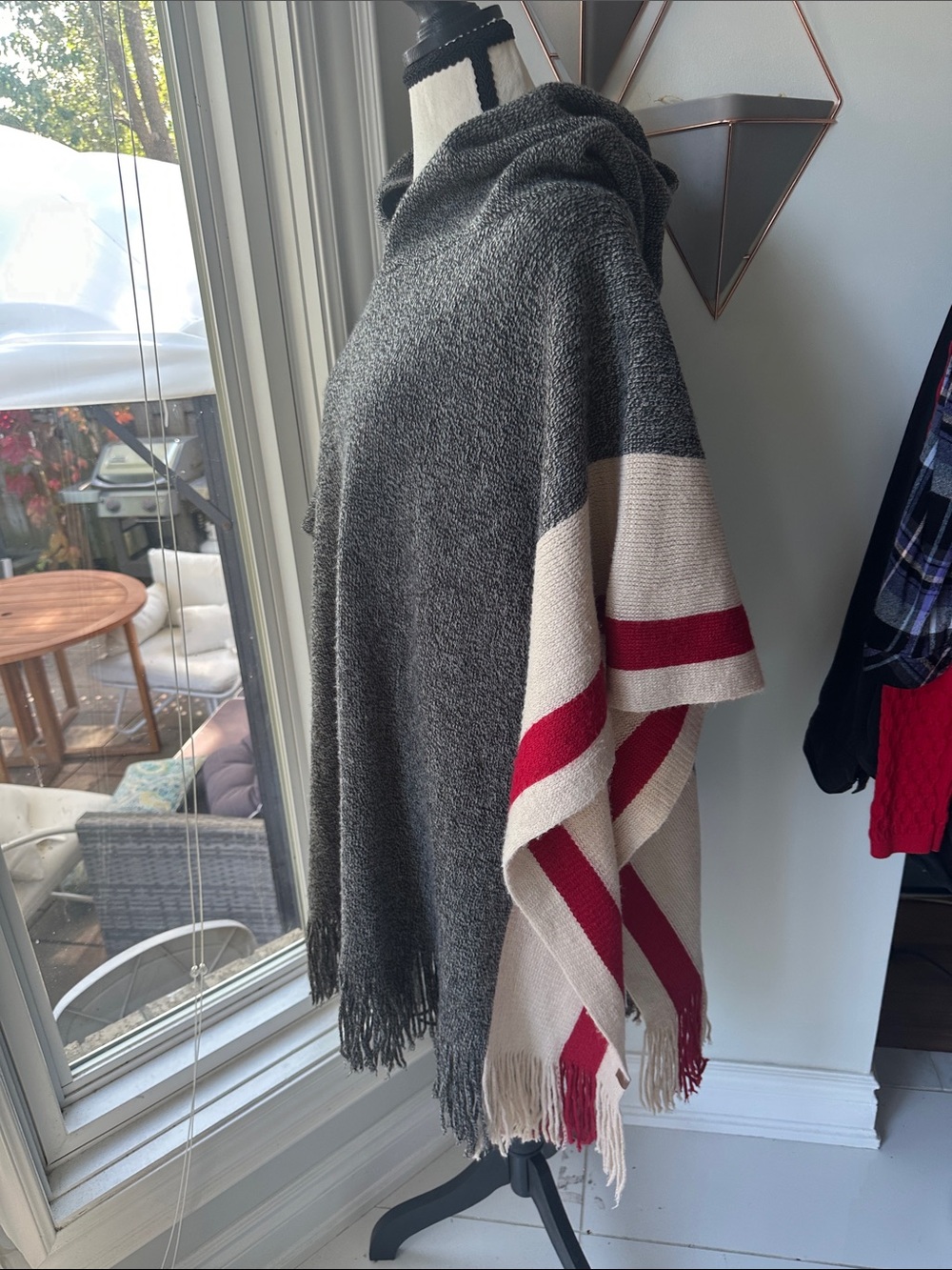 ROOTS CABIN Cozy Hooded Poncho Sweater Heather Gray Ivory Red Stripe One-Size